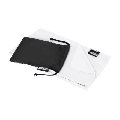 RAQUEL -Serviette de sport rafraîchissante en PET recyclé avec pochette 80 x 30 cm