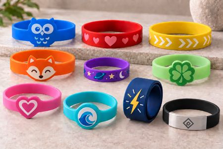 Bracelets en silicone personnalisés de différents modèles, couleurs et formes