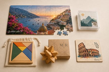 Puzzles personnalisés de modèles différents sur fond neutre